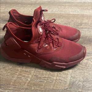 Nike Men’s Huaraches Size 8.5 Burgundy Athletic Sneakers